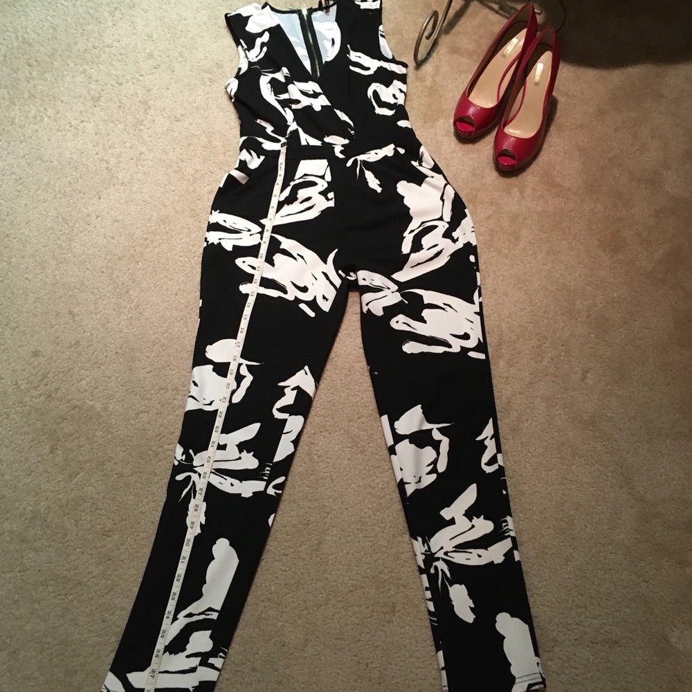 Jumpsuit - Picture 2 of 7
